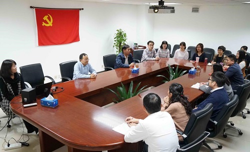 國認(rèn)中心組織集體學(xué)習(xí)觀看《榜樣3》